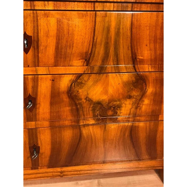 German Biedermeier Walnut Dresser, 1820 For Sale - Image 9 of 11