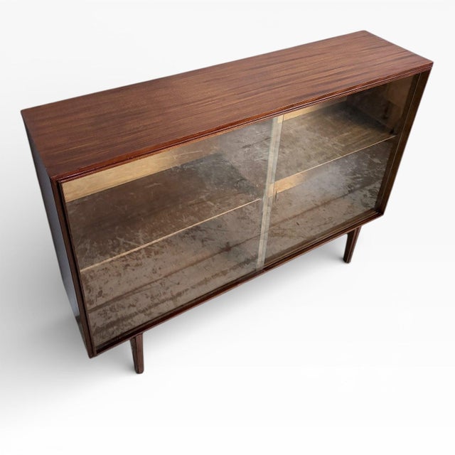 1960s Sliding Glass Bookcase by Richard Hornby, 1960s For Sale - Image 5 of 9