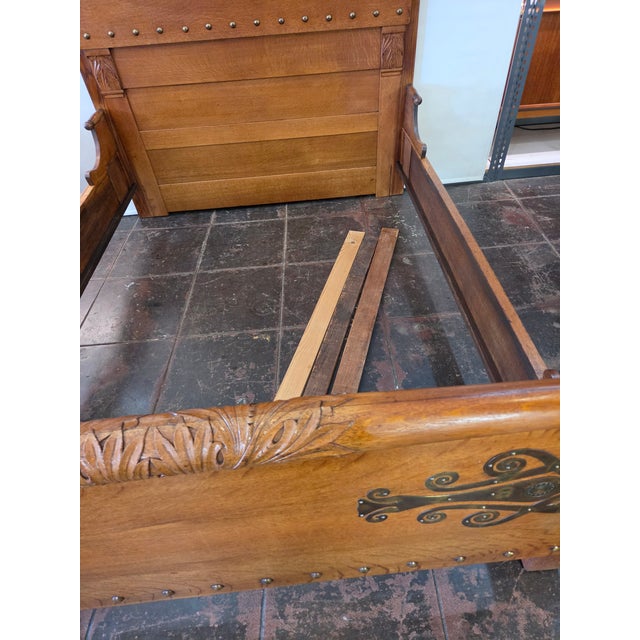 Antique 1880s Victorian Arts & Crafts Queen Golden Oak Hand Carved Original Art Nouveau Metalwork For Sale - Image 16 of 17