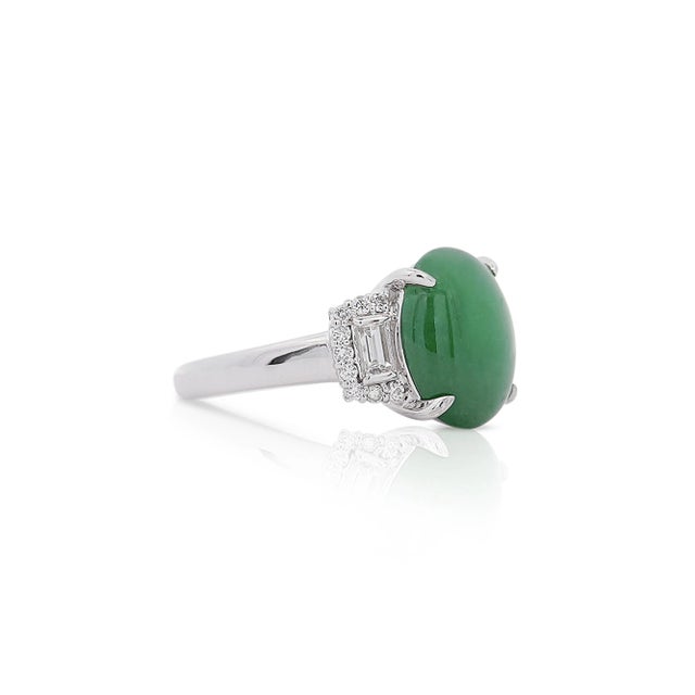 Certified 5.80 Carat Natural Jadeite Jade and Baguette Diamond Platinum Ring For Sale In Miami - Image 6 of 7