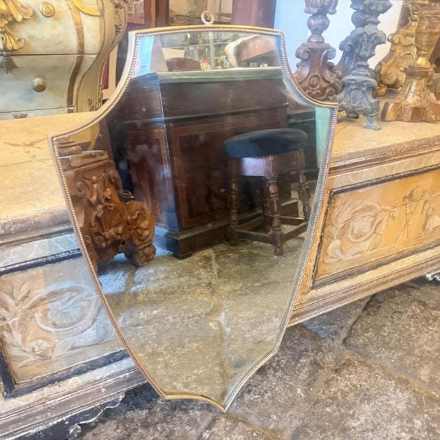 1960s Gio Ponti Style Mid-Century Modern Brass Italian Shield Wall Mirror For Sale - Image 9 of 17