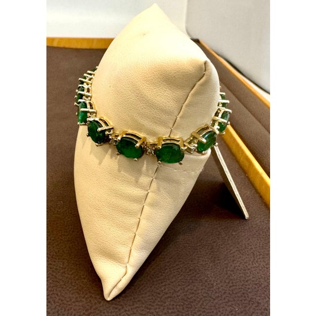 Early 21st Century 22 Carat Natural Brazilian Emerald & Diamond Tennis Bracelet 14 Kt Yellow Gold For Sale - Image 5 of 18