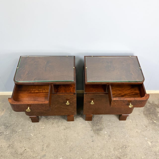 Art Deco Bedside Tables in Burl Wood with Glass Top, 1930s, Set of 2 For Sale - Image 9 of 18