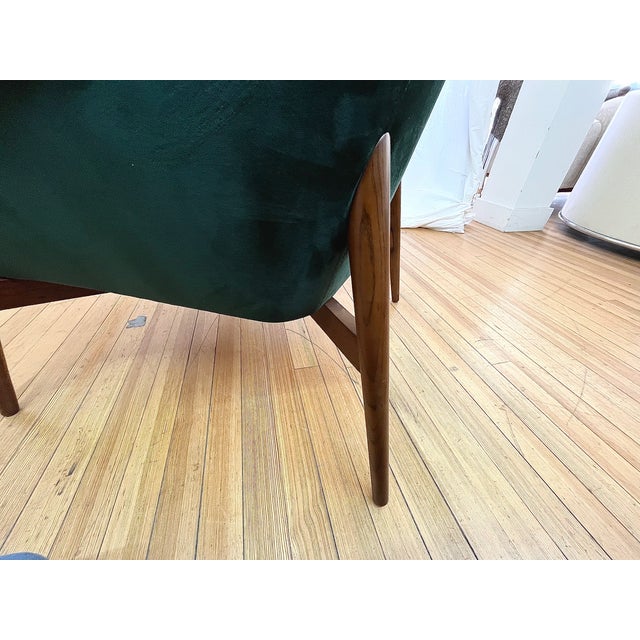 Nuevo Charlize Occasional Chair in Emerald Green Velvet – Set of 2 For Sale In New York - Image 6 of 7