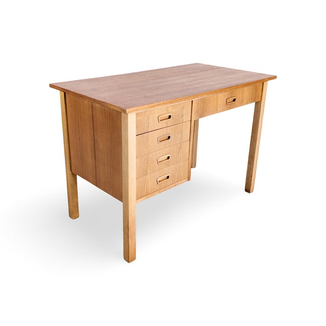 Mid-Century Modern Desk in Teak and Oak For Sale - Image 4 of 9
