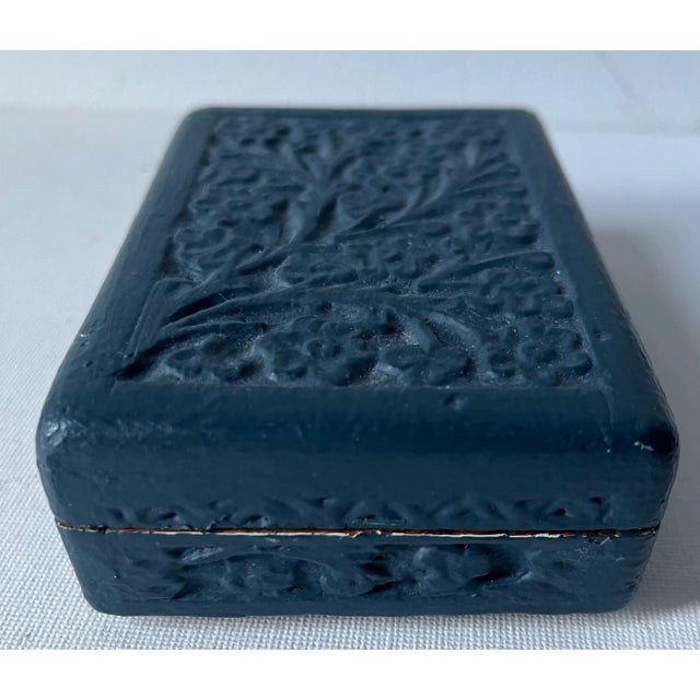 English Vintage Indian Hand-Carved Blue Box For Sale - Image 3 of 6