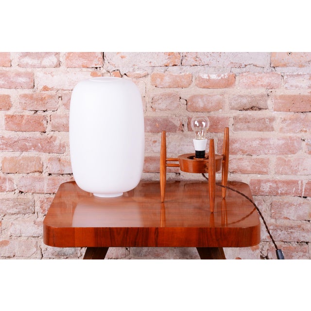 1950s Mid-Century Czech Table Lamp in Opaline Glass and Wood attributed to Úluv Krásná Jizba, 1950s For Sale - Image 5 of 11