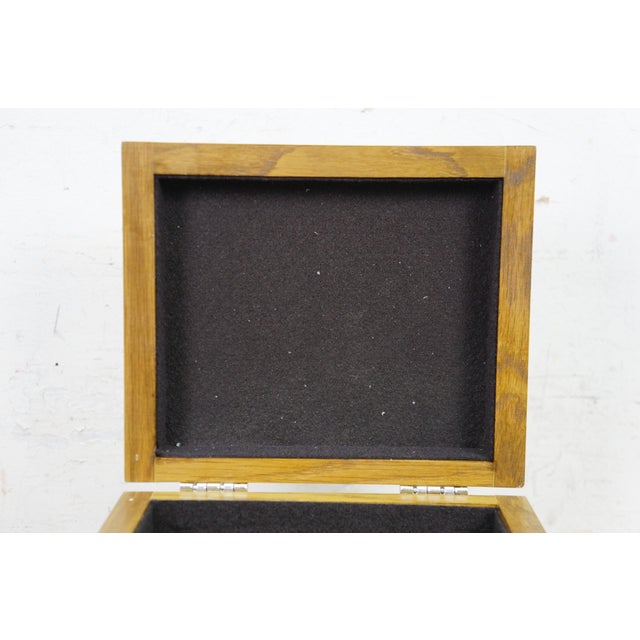 Brown Vintage Walt D Richard Quartered Oak Felt Lined Trinket Keepsake Box 7" For Sale - Image 8 of 13