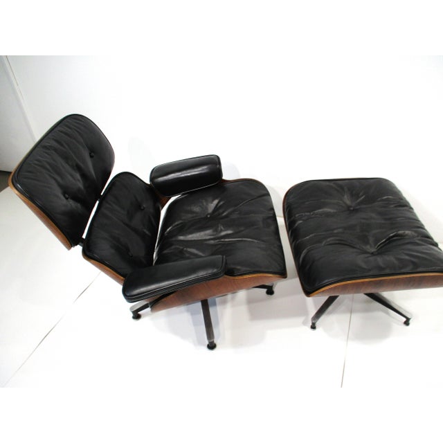 Early Eames Rosewood 670 Lounge Chair and Ottoman for Herman Miller (A) For Sale - Image 11 of 12