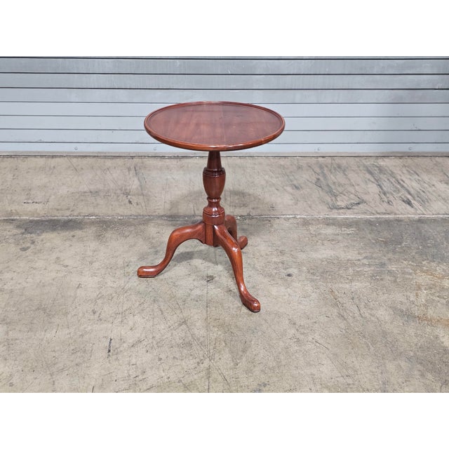 Wood 1990s Henkel Harris Wild Black Cherry Ocassional Round Table Made in Virginia For Sale - Image 7 of 10