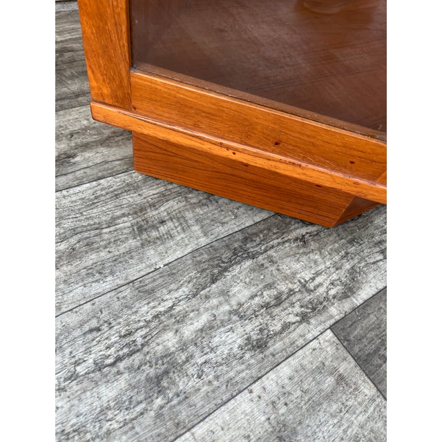 Mid-Century Modern Danish Corner Display Cabinet by Komfort Denmark. Circa 1970s, For Sale - Image 16 of 18