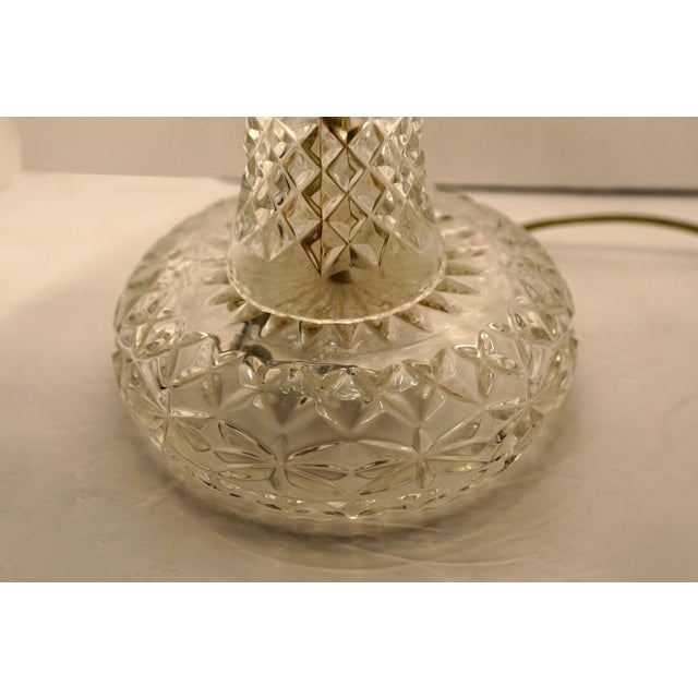 1940s 1940s Art Deco American Mushroom Form Pressed Crystal Leaded Table Lamp For Sale - Image 5 of 13