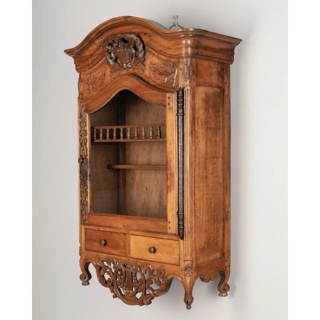 18th Century French Provencal Verrio or Wall Cabinet For Sale - Image 4 of 10