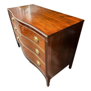 1950s Kindel Grand Rapids Antique Mahogany Cliveden Serpentine 3-Drawer Chest For Sale