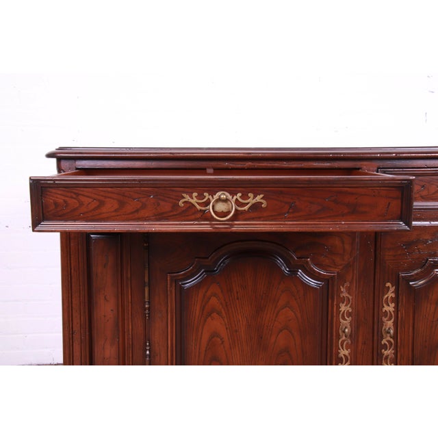 Henredon French Provincial Carved Oak Sideboard or Bar Cabinet, Circa 1970s For Sale In South Bend - Image 6 of 12