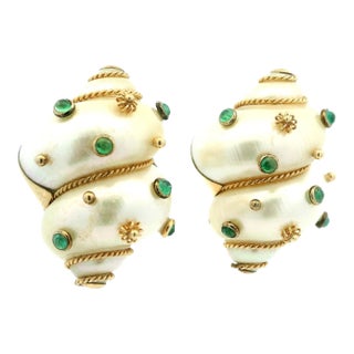 Maz 14k Gold Turbo Shell and Emerald Modernist Earrings, c.1970s, A Pair For Sale