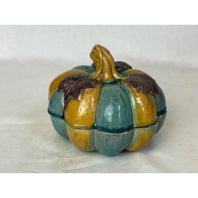 Chinese Late 20th Century Chinese Porcelain Pumpkin Shaped Box For Sale - Image 3 of 9