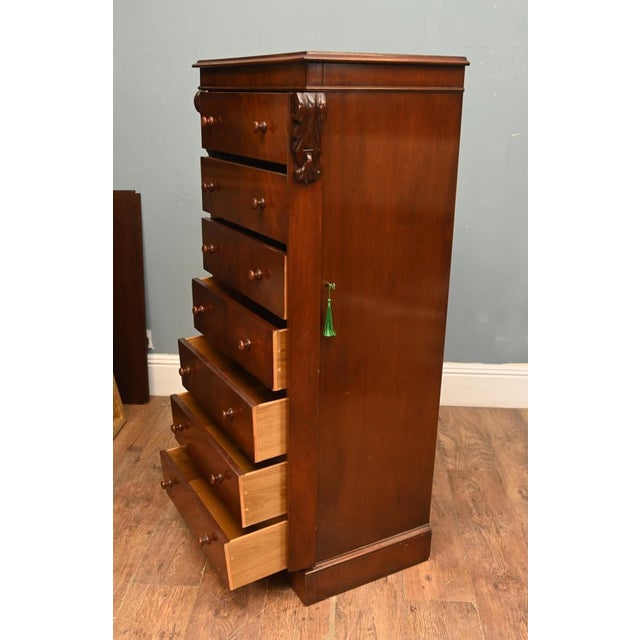 Wood William IV Mahogany Chest of Drawers, 1860s For Sale - Image 7 of 9