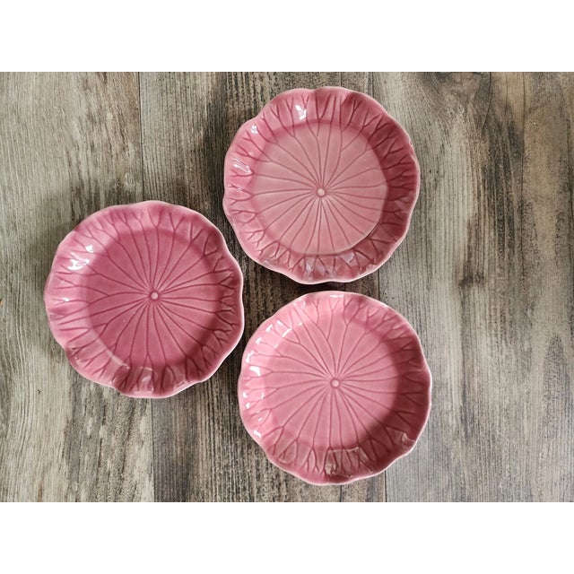 Vintage Metlox Lotus Berry Bowls and Bread Plates - Set of 6 For Sale In Phoenix - Image 6 of 6