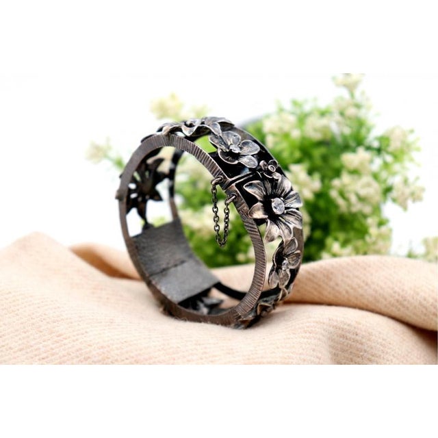 Vintage Bracelet in Silver For Sale - Image 3 of 8