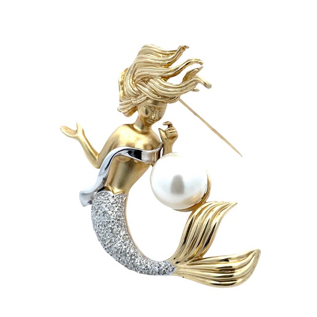 Mid 20th Century 14k Two-Tone Gold Vintage Mermaid Brooch Pin With Pearl & Diamond Tail For Sale - Image 4 of 7
