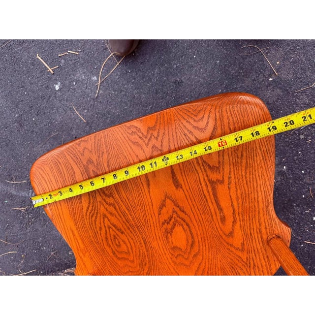 Farmhouse Vintage Edrich Mills Windsor Bow Back Oak Dinning Side Chairs. Set of 8 For Sale - Image 3 of 16