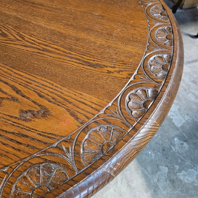 Early 20th Century English Round Oak Carved Edge Turned Leg Stretcher Base Coffee Table For Sale - Image 16 of 16