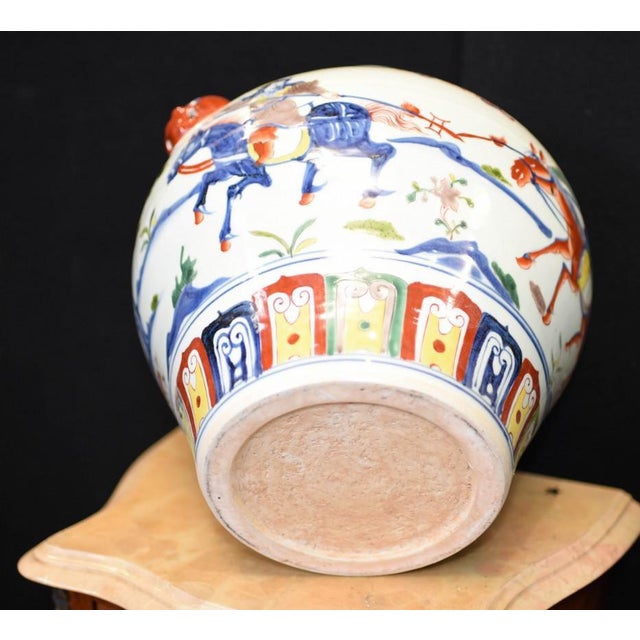 Chinese Qianlong Hand Painted Porcelain Vases, Set of 2 For Sale - Image 10 of 12