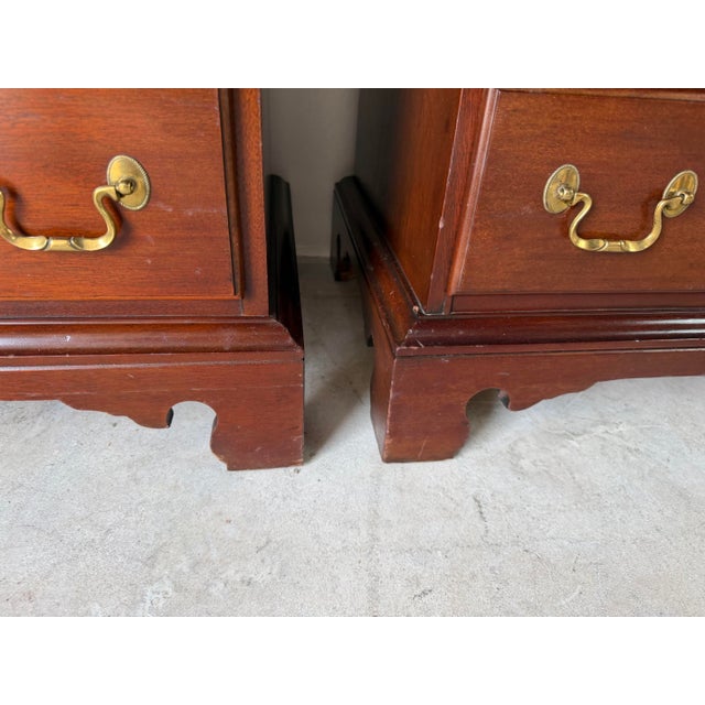 Brown Vintage Link-Taylor Heirloom Solid Mahogany Chippendale Bedside Tables / Nightstands – A Pair For Sale - Image 8 of 16