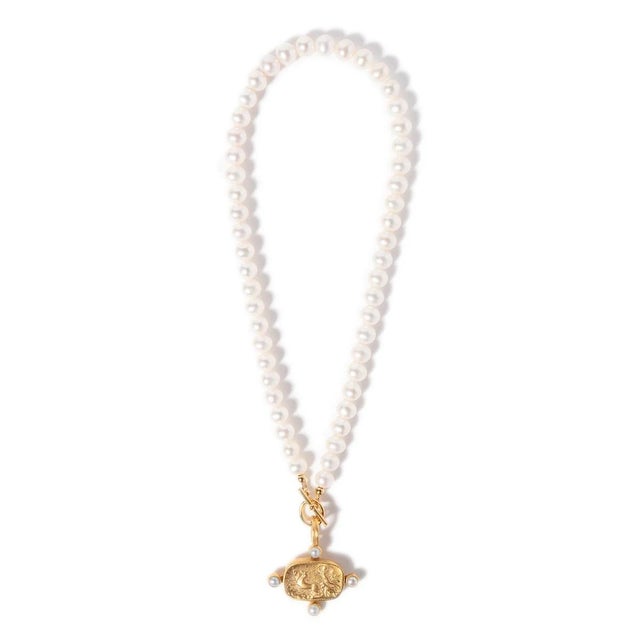 Chariot Pearl Necklace For Sale - Image 4 of 5