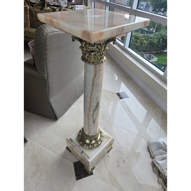Ornate French Style Onyx and Bronze Louis 16th Pedestal For Sale In Miami - Image 6 of 12