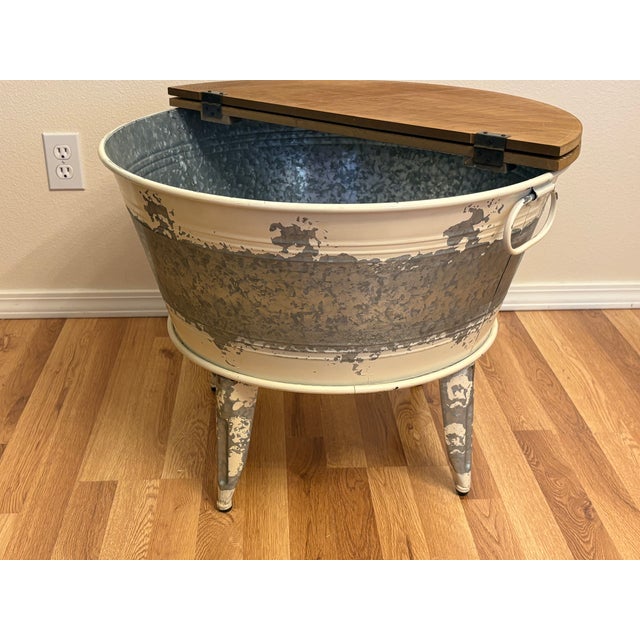 1940's Steel Painted Vintage Washtub on a Pedestal For Sale - Image 4 of 5