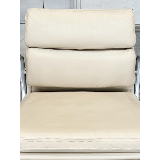 Mid-Century Modern Soft Pad Desk Chair Attributed to Eames for Herman Miller For Sale In New York - Image 6 of 15