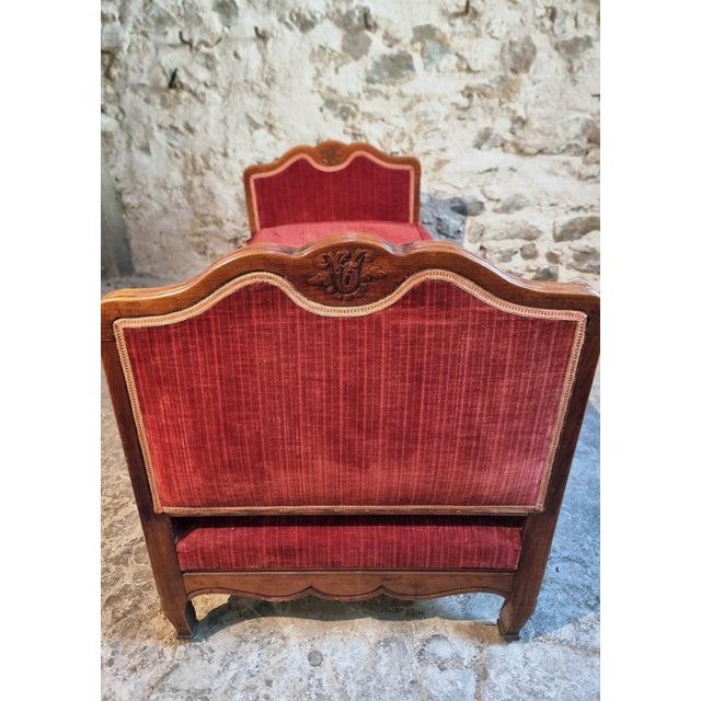 1920s Antique Louis XV French Adjustable Beechwood Frame Daybed, 1920s For Sale - Image 5 of 18