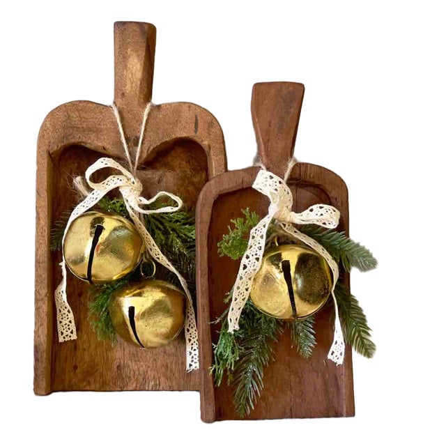 Antique Early 20th Century Wooden Cereal Scoops with Reversible Christmas Decorations, Set of 2 For Sale