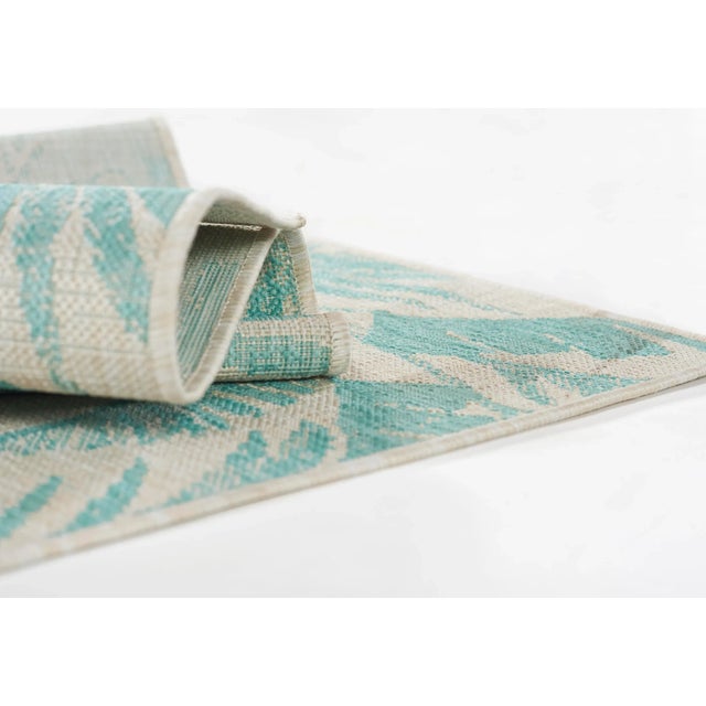 Momeni Contemporary Indoor/Outdoor Riviera Palm Rug in Aqua, 5'3" x 7' For Sale In Atlanta - Image 6 of 9