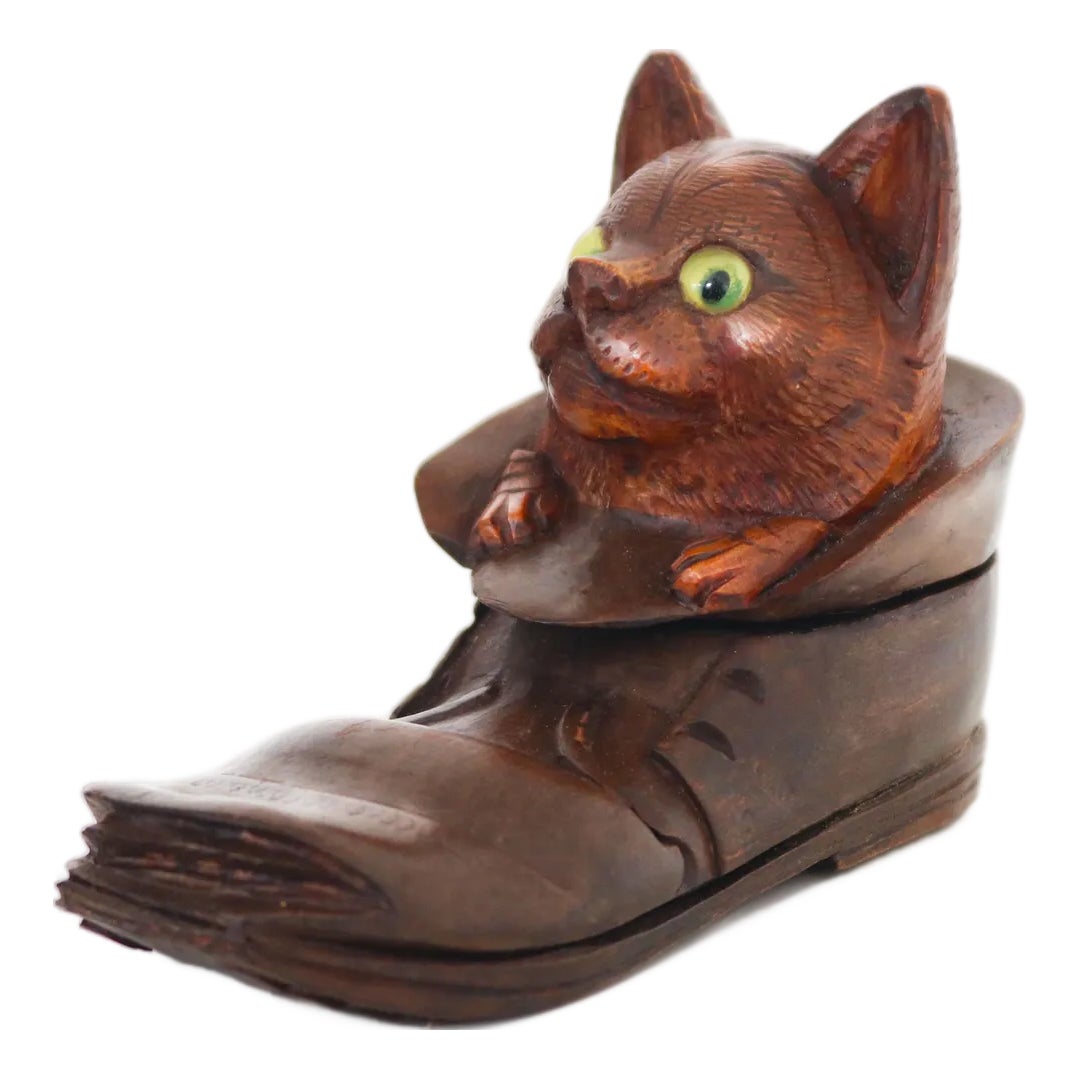Antique ミニョエット　With Cat　B Black Forest Inkwell Cat in Boot, 1890 | Chairish