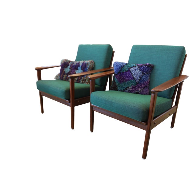 Danish Lounge Chair in Walnut with Cushions Reupholstered in Wool Fabric, 1960s For Sale - Image 10 of 18
