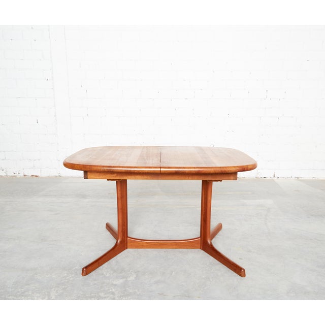 Dimensions: h. 73 cm, w. 130 - 174 cm, d. 88 cm condition: good vintage condition. The wood has a beautiful warm patina....