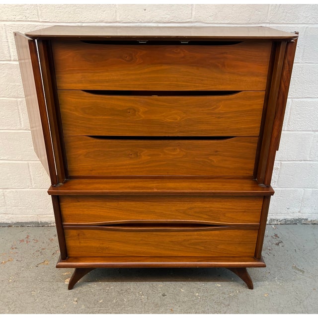 Mid-Century Modern Walnut Highboy Dresser For Sale - Image 11 of 18