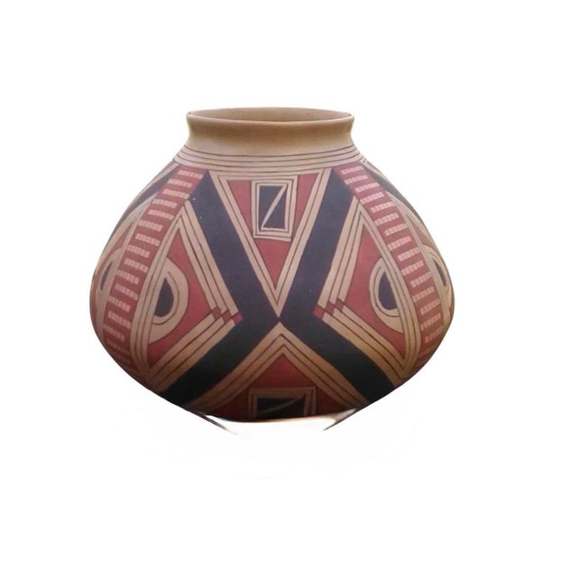 2000 - 2009 Vintage Mata Ortiz Casa Grande Olla Mexican Pottery Vessel, by Artist Sanbe, 11” H For Sale - Image 5 of 5