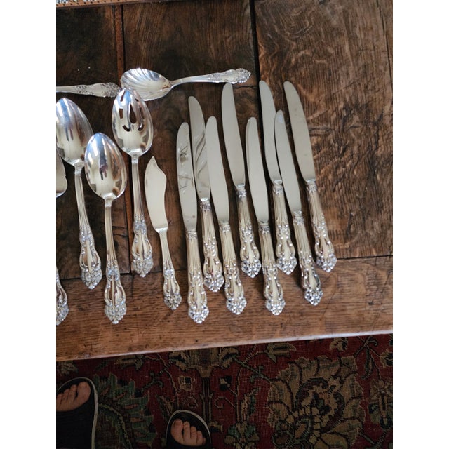 Reed and Barton Tiger Lily Silverplate Flatware For Sale - Image 9 of 9