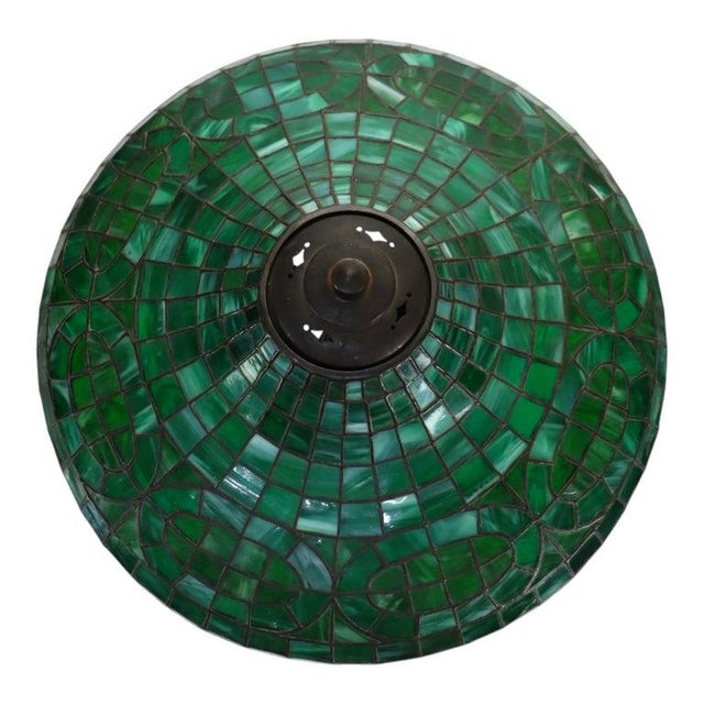 Tiffany Studios 1920s Tiffany Style Classic Arts & Crafts Green Leaded Stained Glass Table Lamp For Sale - Image 4 of 13