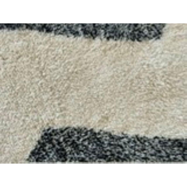 Berber Beniourain Rug in Black and White Wool, Morocco, 1995 For Sale - Image 9 of 14