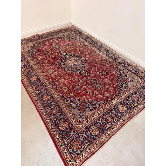 Hand-Knotted Persian Kashan Rug For Sale - Image 3 of 9