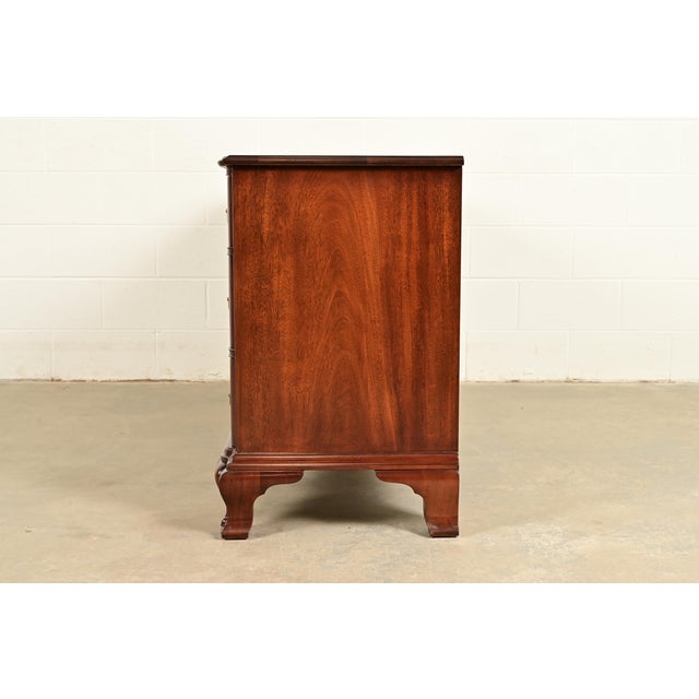 Kindel Furniture Georgian Carved Solid Mahogany Block Front Triple Dresser For Sale - Image 15 of 18