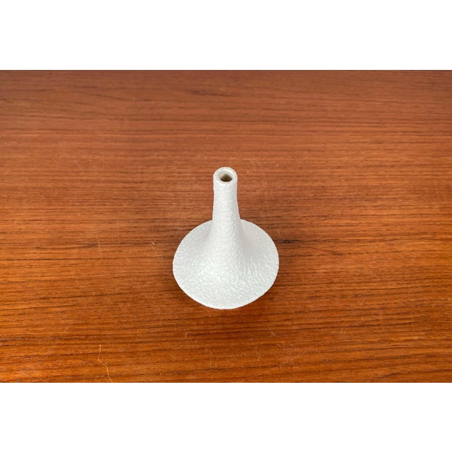 Small Mid-Century Modern German White Sculptural Vase by Peter Müller for Sgrafo Modern, 1960s For Sale - Image 16 of 16