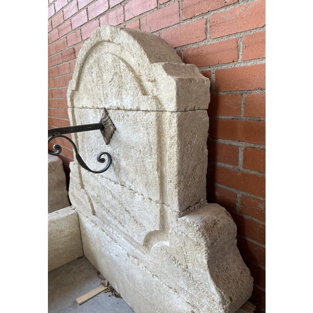 Menerbes, Small Limestone Wall Fountain, South of France For Sale In Dallas - Image 6 of 11