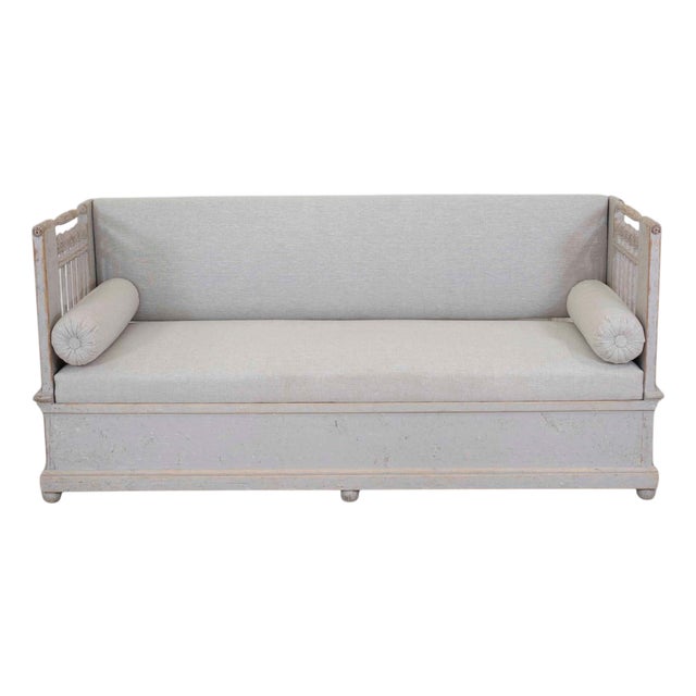 Swedish 19th Century Gustavian Painted Daybed For Sale