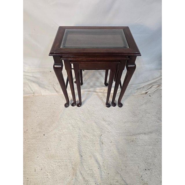 American Vintage Mahogany 3-Piece Nesting Tables With Glass Top – Queen Anne Style For Sale - Image 3 of 5